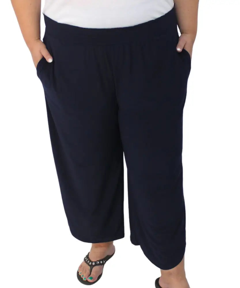 Ladies Plain Bon Bon Capri